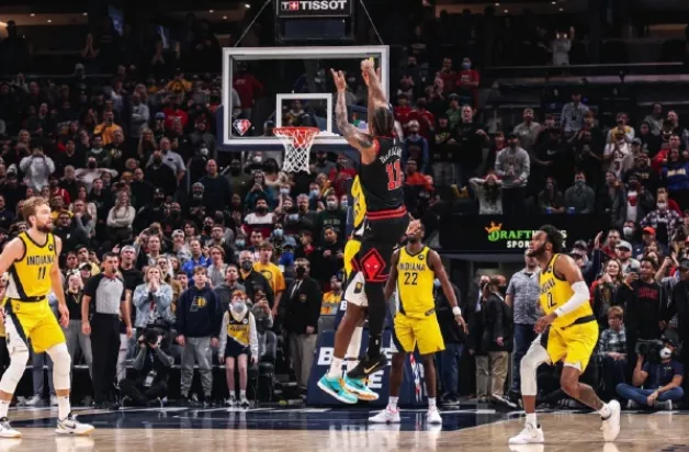 多伦多|炸裂！年度第一个绝杀！等了整整25年！他就是NBA的新乔丹