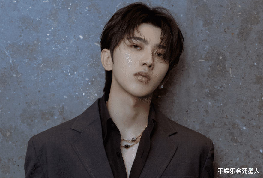 彭楚粤|蔡徐坤对每个舞台都非常重视，用心重新设计，永远单纯追逐梦想