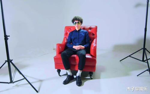 庞麦郎|吴克群到庞麦郎家:家徒四壁凄凉惨淡,他为何将钱都拿去做音乐?