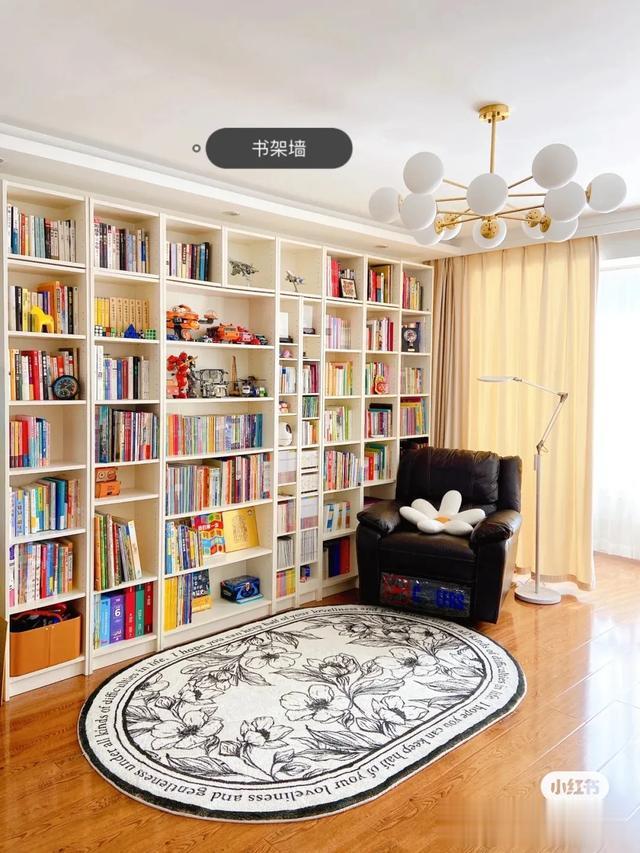 有娃家庭的客厅这么布置,空间多出10平米!好看又实用