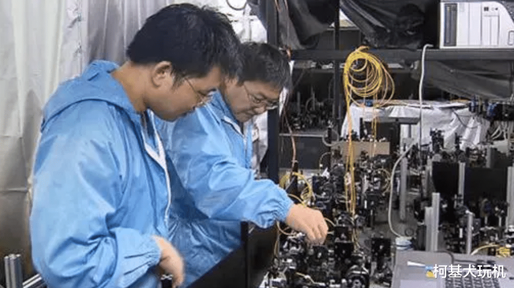 科学家 中国科学家再获突破，实现将光储存1小时