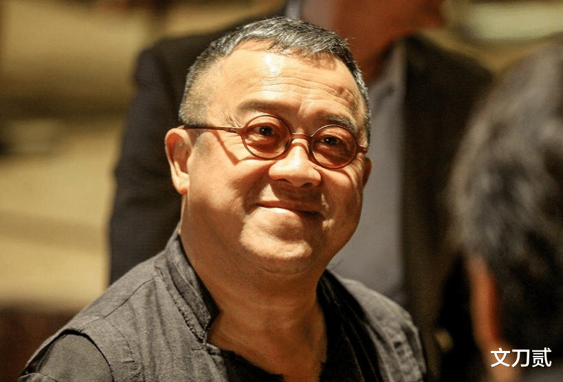 曾志伟|曾志伟纵横娱乐圈几十年，蓝洁瑛事件没跌倒，反而被儿媳颜面扫地