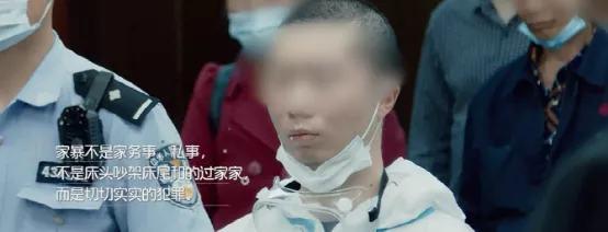 这部纪录片,我气到肝疼,又笑到头掉