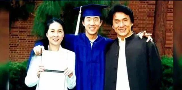 霍思燕|1982年，林凤娇偷偷跑到美国为成龙生下儿子，她比你想象的更能忍