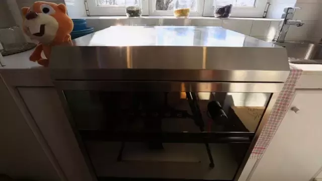 设计师|为报老人滴水之恩，北漂小伙爆改28平垃圾房，变阳光养老别墅