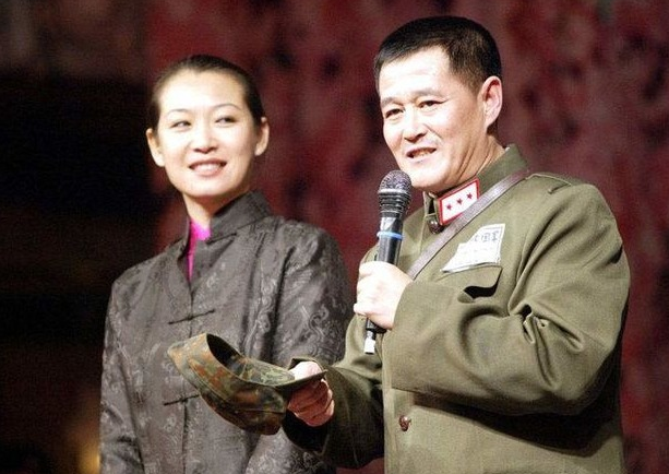 赵本山|同父不同命！赵本山与葛淑珍离婚31年，俩儿女天差地别