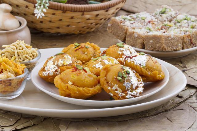 呼啦圈|女性150-175cm标准体重表，越接近标准越好，自查下你是否达标？