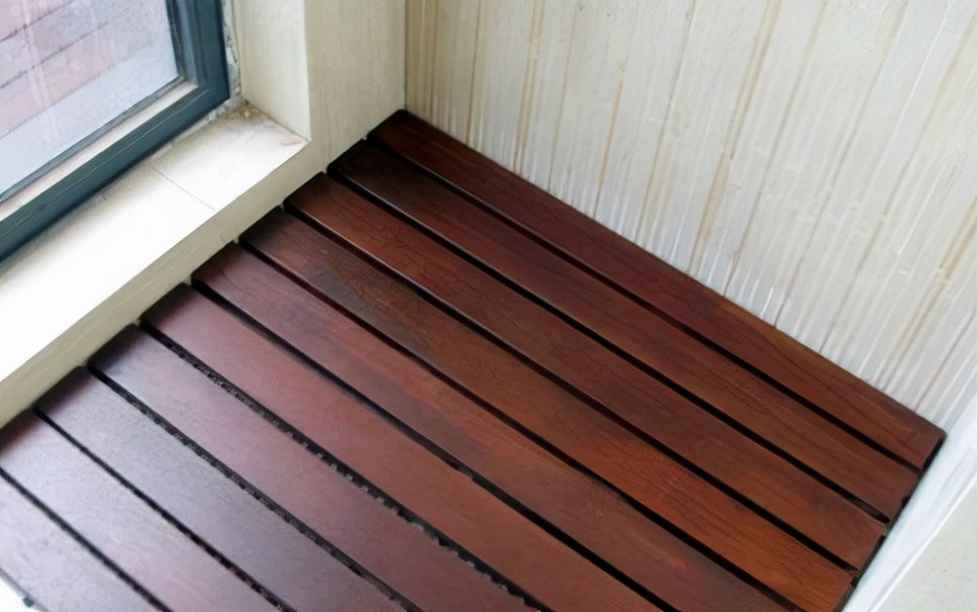 越来越多人卫生间不贴瓷砖，他们都喜欢用这种代替，懊悔听说晚了