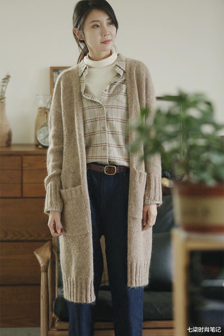 七柒时尚笔记 降温了，外套里面穿什么？用这几件经典内搭，解决你的穿衣烦恼