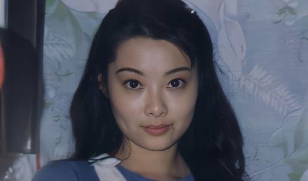 袁立|3段婚姻4段情，让富豪苦等12年的她，最终嫁给了小11岁穷诗人