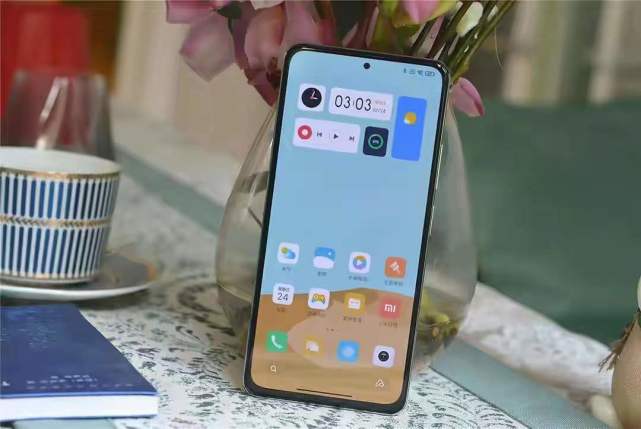 華為|從 2499 降到 1979 元，這大概是目前性價比最高的小米手機了