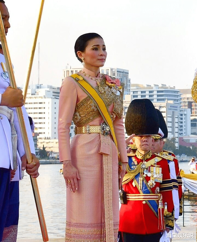 诗妮娜|苏提达和诗妮娜龙争虎斗，妾室身份旧事重提，贵妃委屈巴巴好可怜