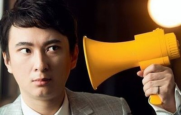 王思聪|王思聪刚发文暗讽郑爽，随后便摊上了大事，吃瓜吃到自己头上了