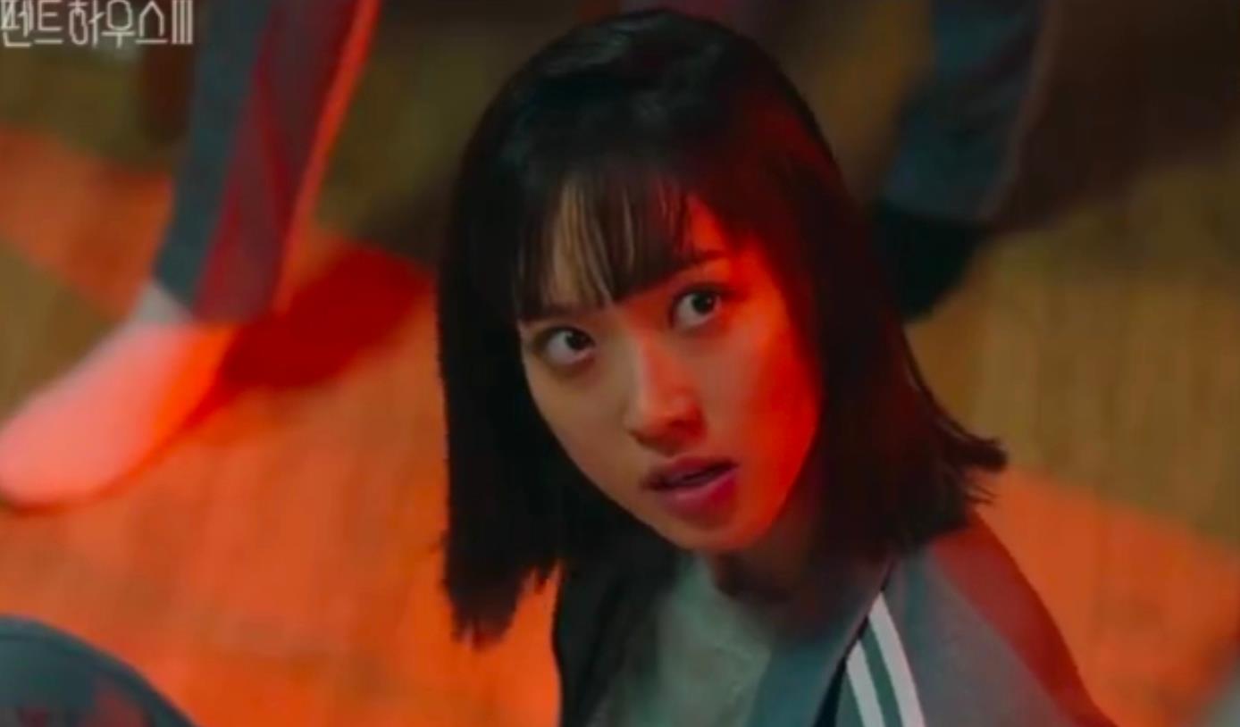 范太少|顶楼3:千瑞珍给洛根打失忆针,却被白俊基威胁,录音透露重要两点