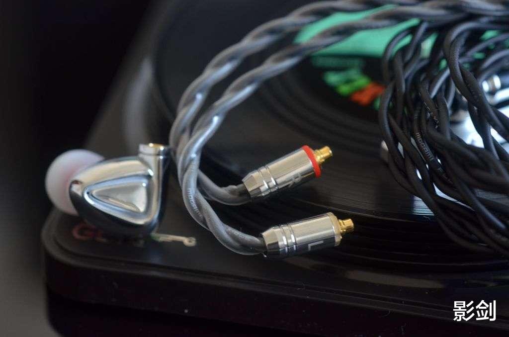 |TINHIFI P1 Plus千元级平板耳塞，感受比动圈更宽松、耐听的声音