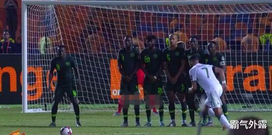 馬赫雷斯|馬赫雷斯，當(dāng)選為了非洲年度最佳進(jìn)球，英超冠軍、英超MVP、非洲足球先生