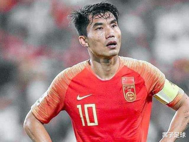 郑智|是喜是悲？42岁郑智又首发出场，球迷吐槽：中国足球真没人了