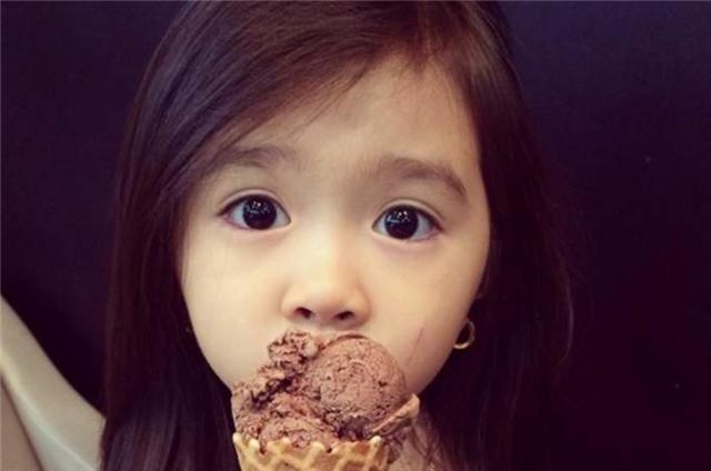 豪门|混血女童因长相漂亮被迪拜富豪收养，5岁进豪门，如今现状如何？