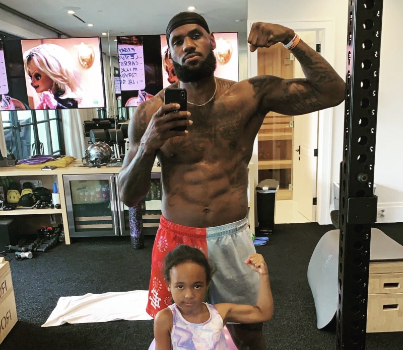 詹姆斯·哈登|篮网双喜临门！哈登兴奋晒照，詹皇挥汗如雨，周琦爆砍37+26太猛