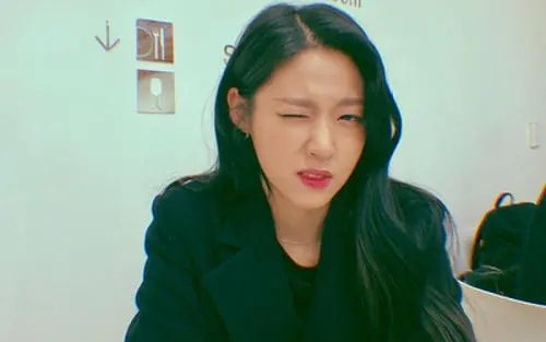 |她被誉为“宅男炸弹”，曾因肥胖遭到群嘲，就连吃口炸鸡也被训斥