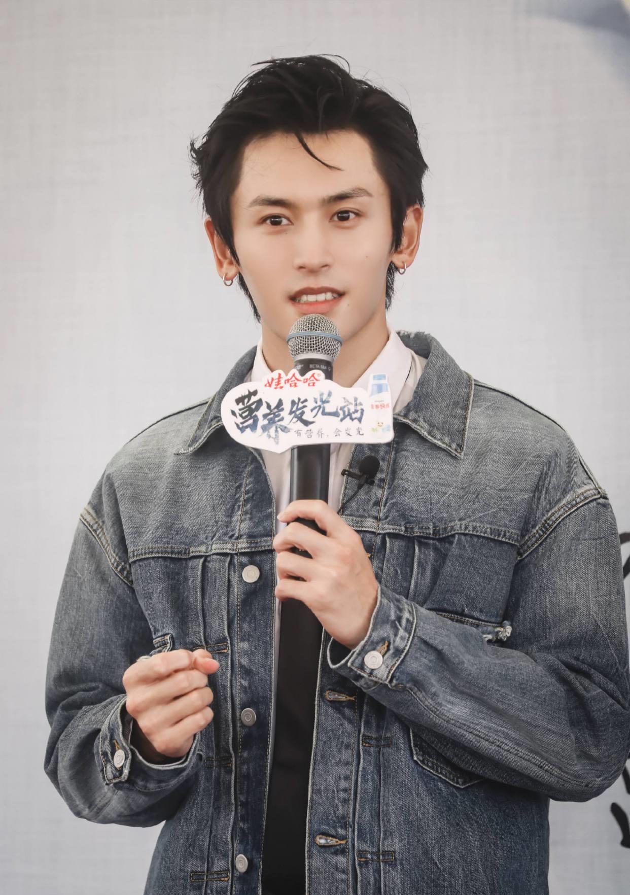 王佩雯|王佩雯朋友发文爆料惹怒网友,放过帅哥不行吗?