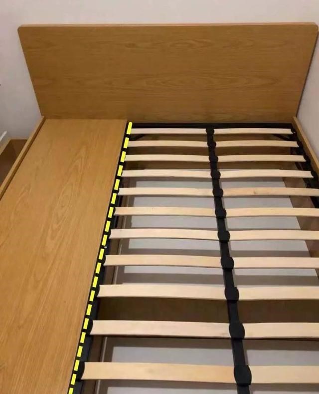 别被榻榻米洗脑了，相比实木板，还是排骨架更胜一筹，通风换气好