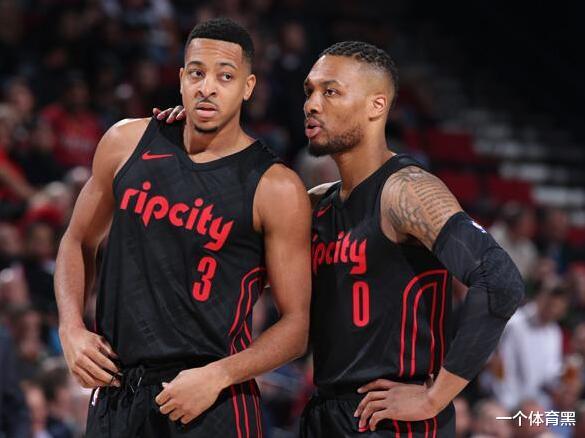 斯蒂芬·库里|同样是放假,利拉德与库里早已开始训练!再看看詹姆斯,还没玩够