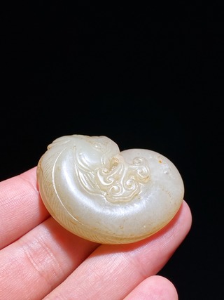 和田玉籽料|清 和田玉籽料 白玉 鲶鱼珮 挂件 把件