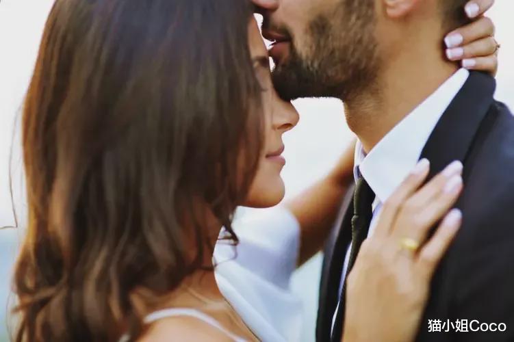 猫小姐Coco|变了心的男人，常用两种方式冷落女人