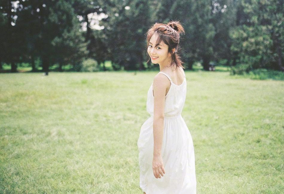 吉克隽逸|43位明星解约！这女星仍迟迟不行动，网友大骂：抱侥幸心理