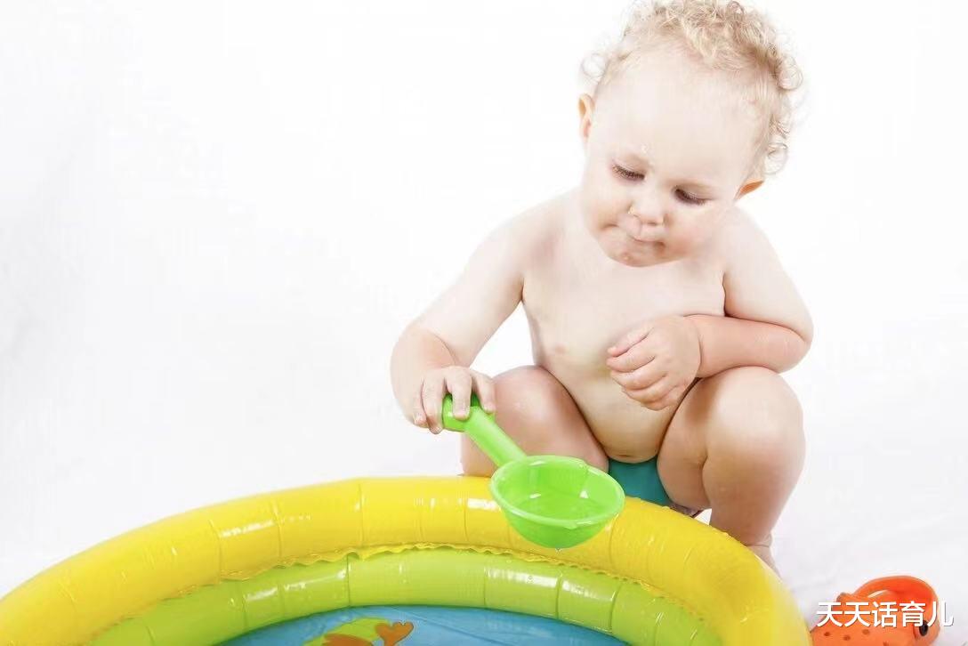 天天话育儿|进入秋季，想让宝宝洗澡不着凉，家长一定要牢记以下几点