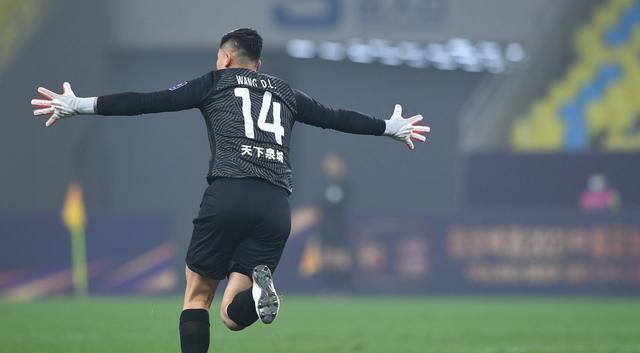 王大雷|中超门将扑救成功排行，王大雷仅排11位，第二名太可怜