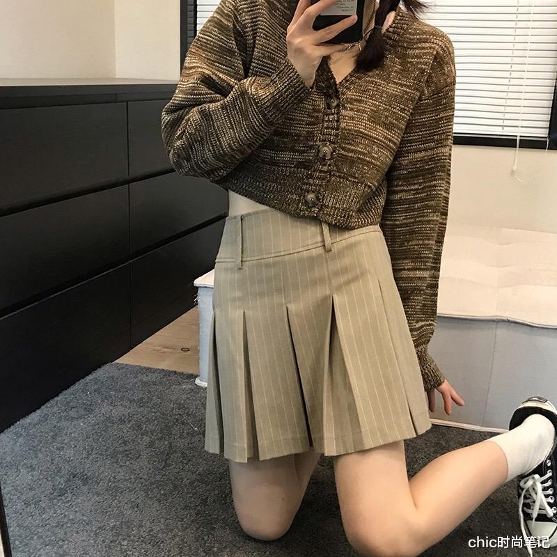 chic时尚笔记|杨幂穿百褶裙上热搜，网友惊呼：一点不像孩子妈