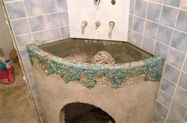 装修时尚家|老公执意在卫生间弄这样的洗手台，弄完之后效果不忍直视！