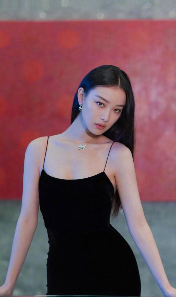 倪妮|倪妮，你只看到她身体美到极致，却不知自救的她有多彪悍