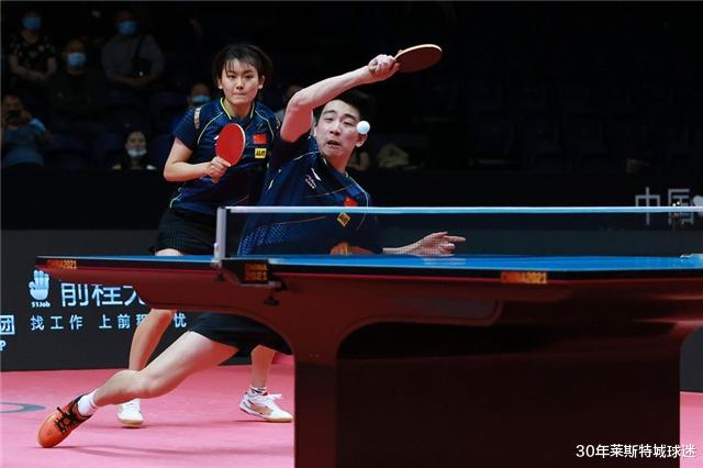 劉詩(shī)雯|許昕劉詩(shī)雯尷尬嗎？陪練奪冠爆料：我們還有潛力！現(xiàn)場(chǎng)掌聲雷動(dòng)