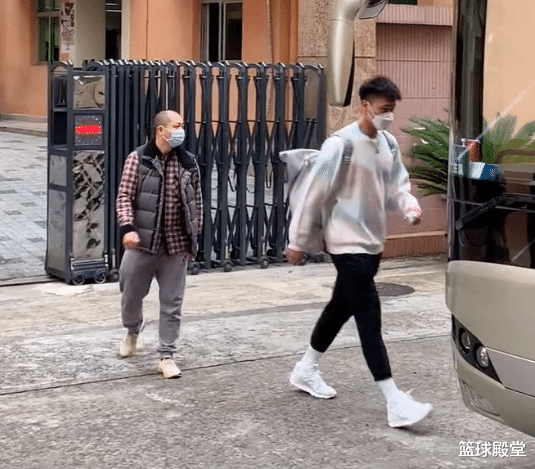 周鹏|广东发兵长春！球霸随队，小胡东西最多，威姆斯圈粉，周鹏很伤感
