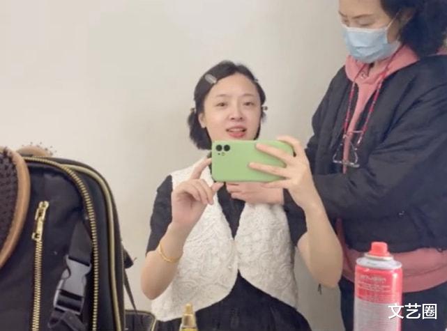 Angelababy|孙铱拍孕期写真，穿婚纱温婉动人，开心扭动身体动作灵活