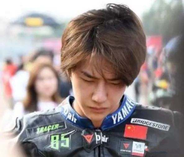 王一博|王一博：我卸妆了，许光汉：我卸妆了，宋亚轩：我化妆了？