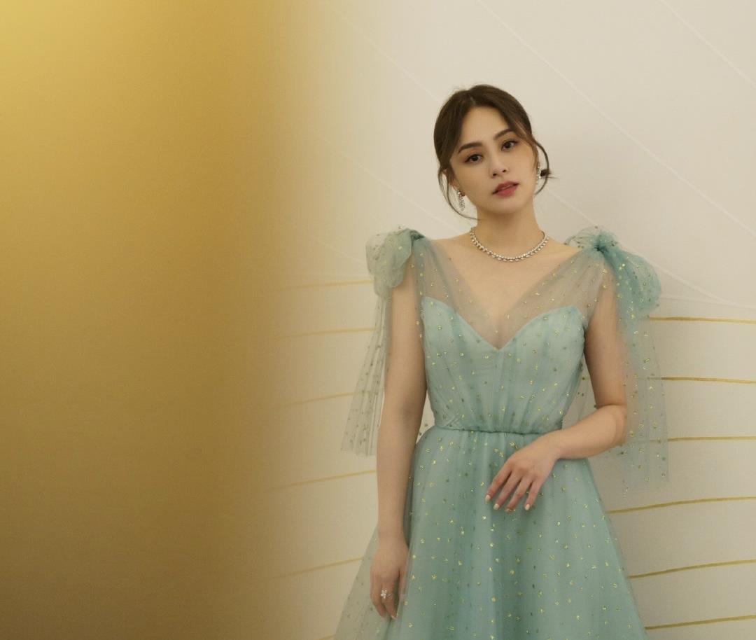 阿娇|如何评价钟欣潼（阿娇）的颜值？