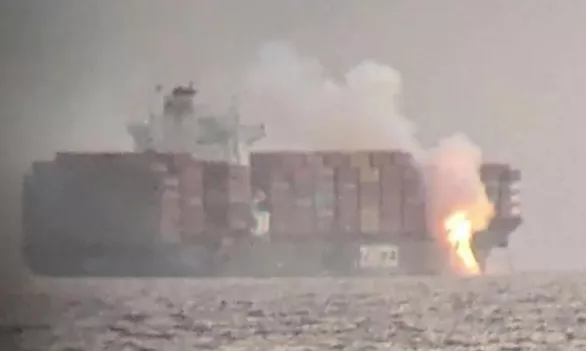 加拿大|完蛋! 加拿大109个集装箱落海 衣服鞋子家具全泡水! 华人老板哭晕！