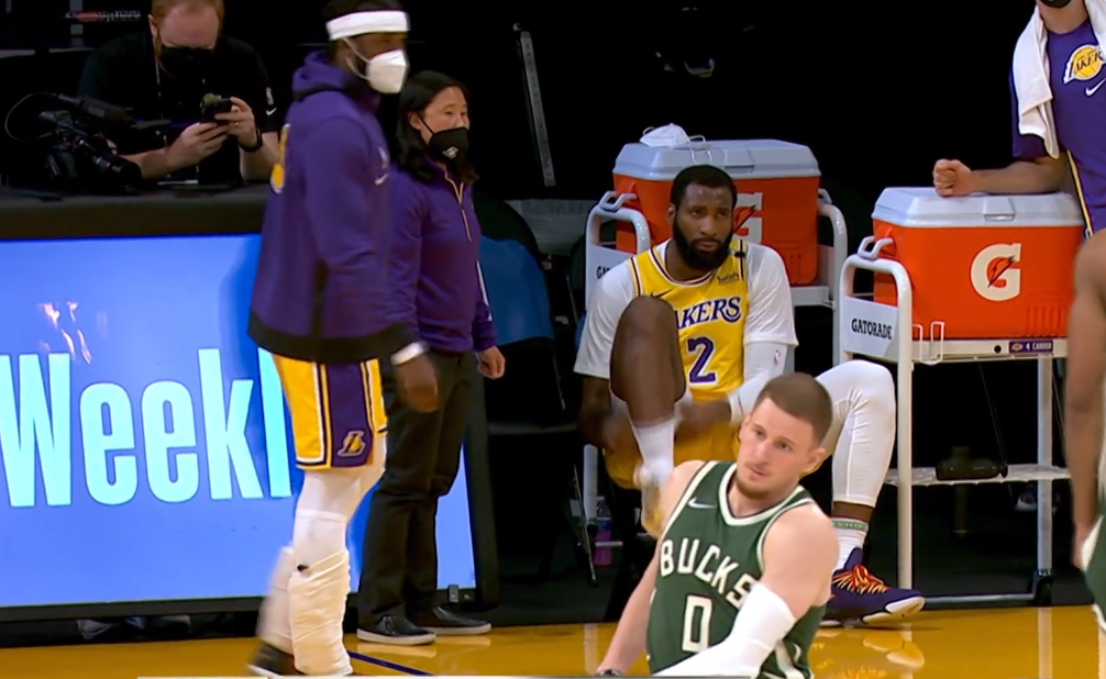 湖人队|4分4犯规！庄神首秀就受伤+小加被雪藏三节，湖人三连败接近西部第五！