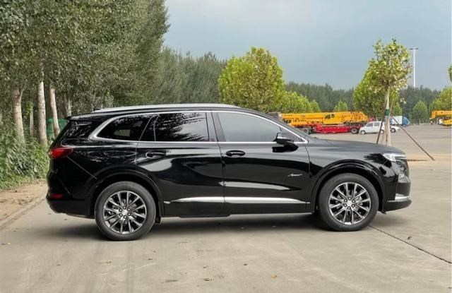 月月读唐诗|为何别克昂科旗优惠4万销量差,丰田皇冠陆放原价卖还都抢着要?