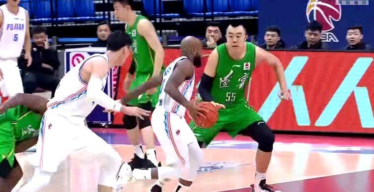福建男篮|18分3断！辽篮锋线二少联合爆发 莫兰德碾压状元郎 刘志轩尴尬0分