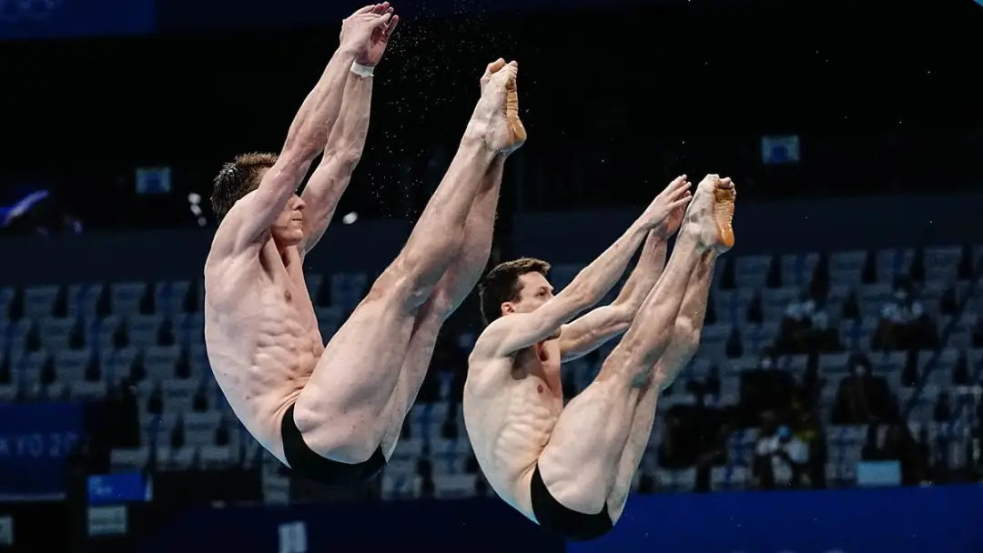 德国范|德国跳水名将跳一半突然急刹车?!画面太美引网友神吐槽…