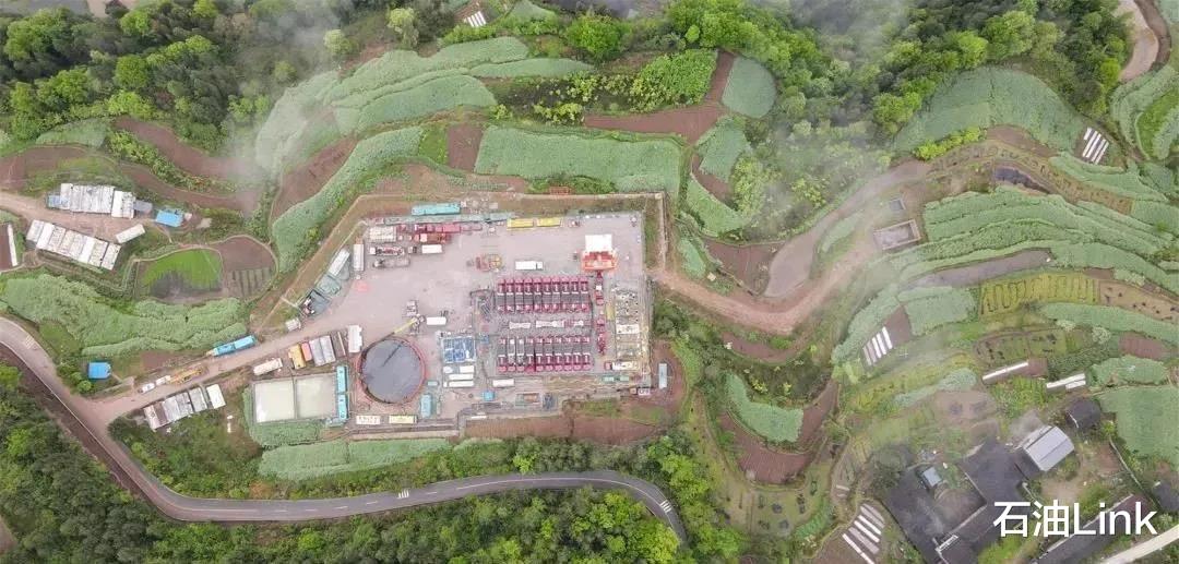 王健林 大庆石油人再获重大勘探突破：一口高产页岩油井诞生了