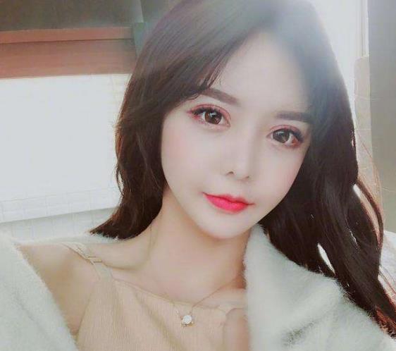 韩安冉|韩安冉病情好转，妈妈称知道关心人了，网友：变形计都没这么管用