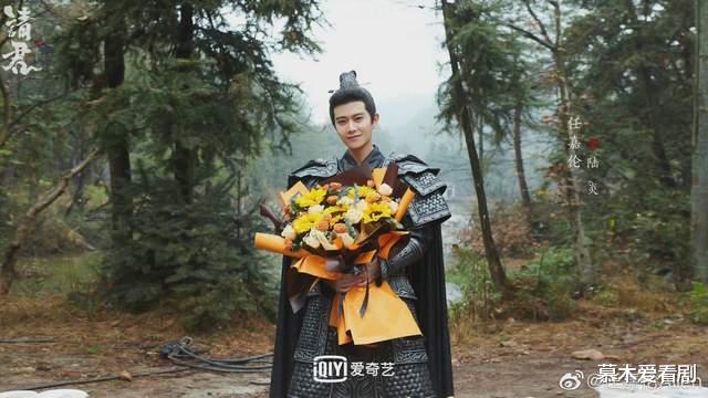 李沁|任嘉伦李沁新剧《请君》婚纱照路透！cp感超强，这次能甜甜恋爱吗