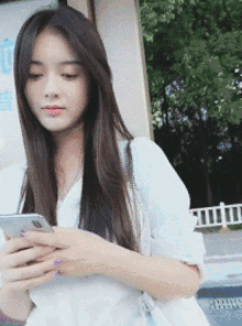 歪骆驼|“小姐姐衣服肯定用的新疆棉，质量太好了，挂树上也不会破”