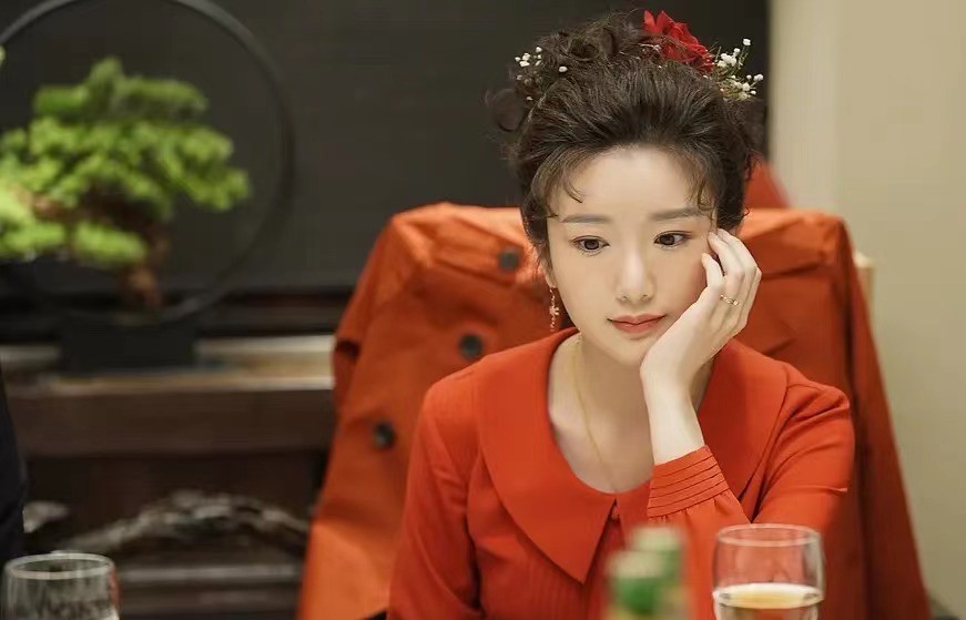 毛晓彤|开播2集，收视率双双破1，毛晓彤这部 “王炸”剧杀疯了